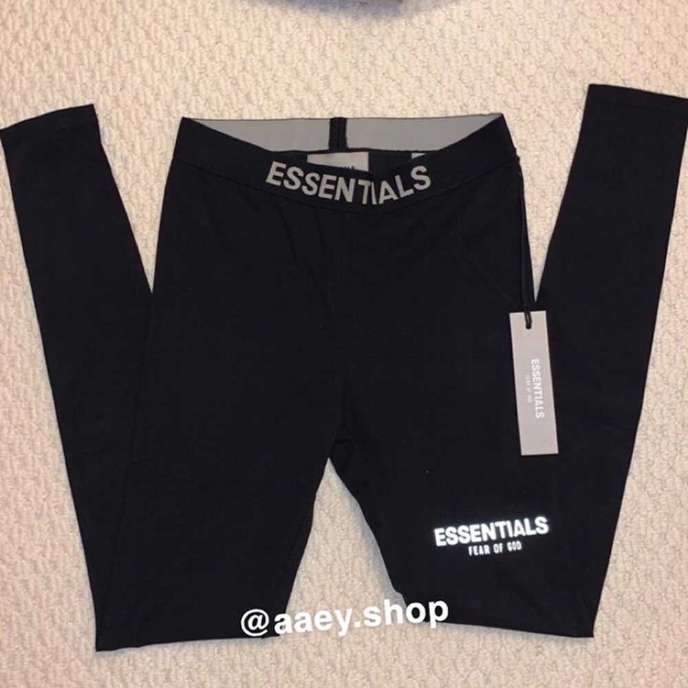 BNWT ESSENTIALS FOG LEGGINGS